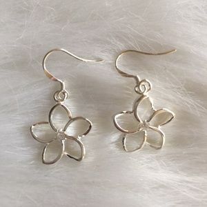 K & W Sterling Silver 18 mm Flower Earrings